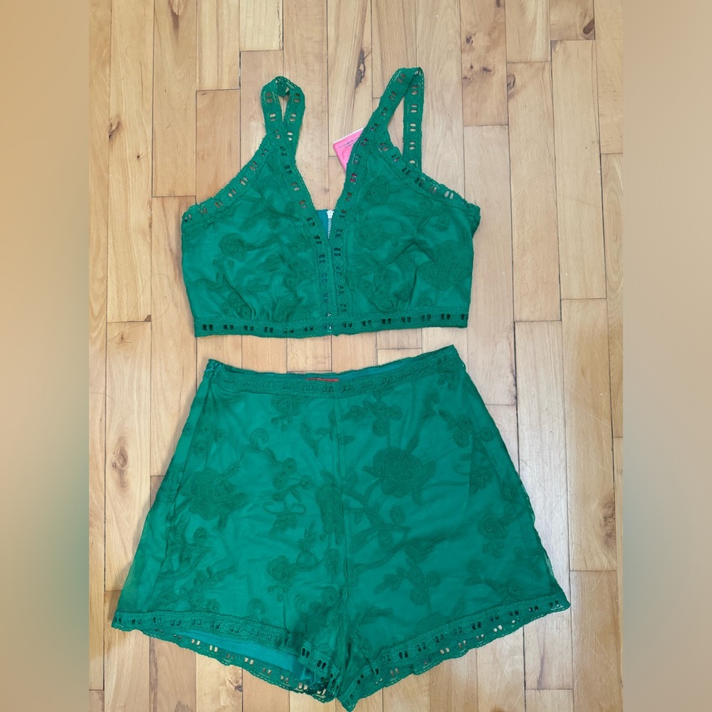 NWT Green Crop Top and Highwaist Short Set